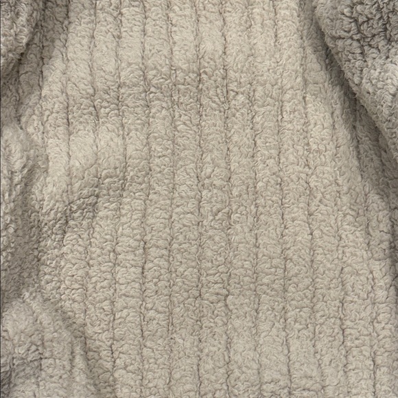 Large Cozy Cream Sherpa Jacket - Picture 8 of 8